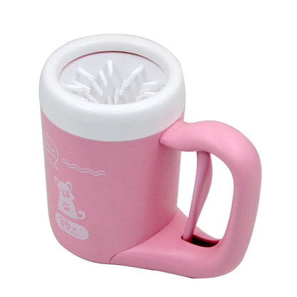 Outdoor silicone pet paw cleaner in pink for washing dogs’ and cats’ paws